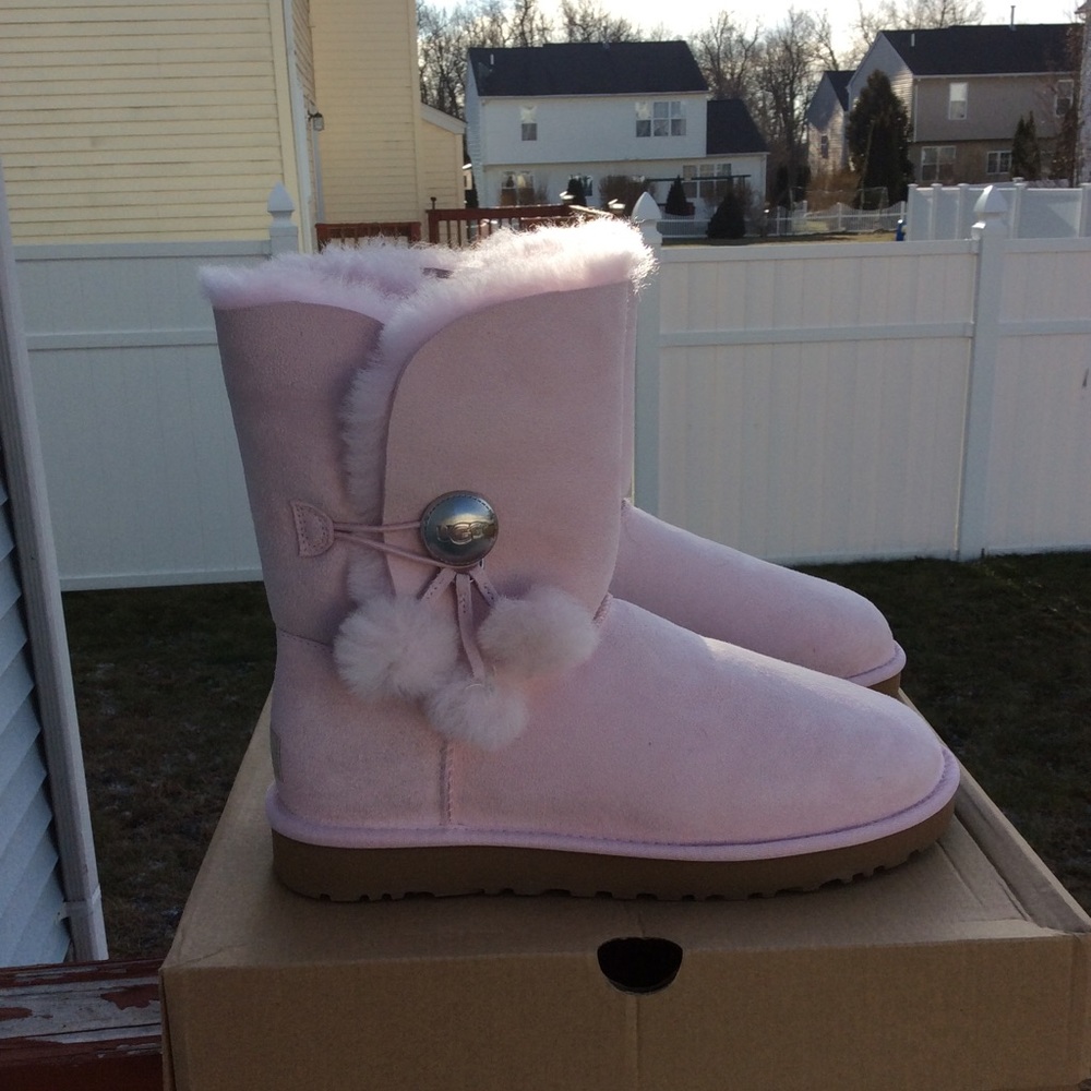Ugg Bailey Button Puff - Picture 4 of 7